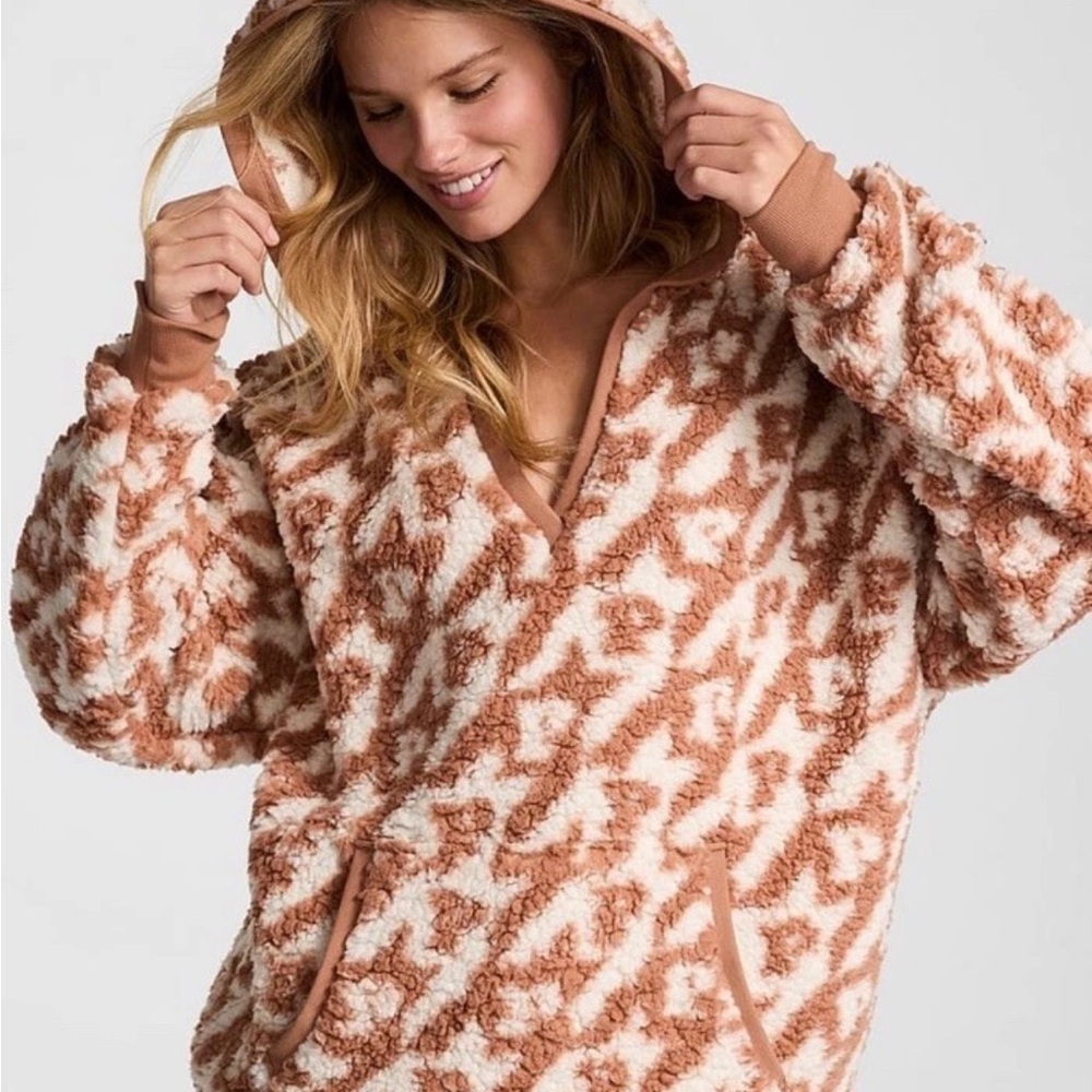 PINK Victoria's Secret Brown and Cream Fleece Pullover